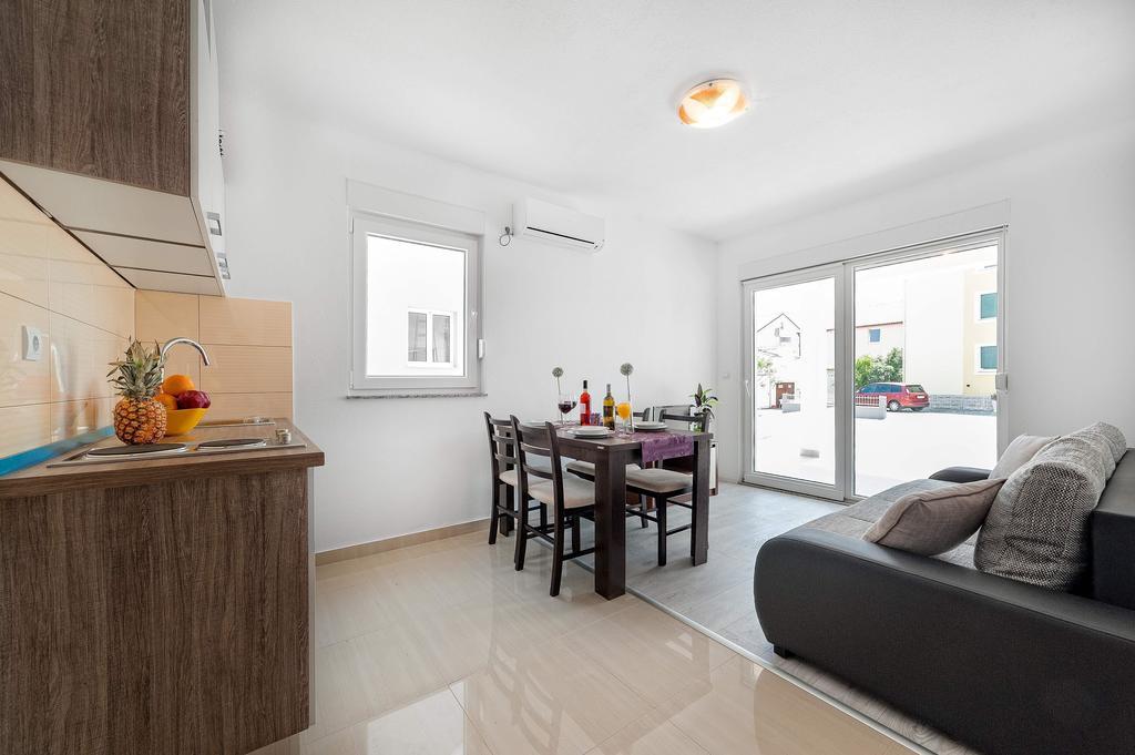 Apartments Hrvoje Vodice Szoba fotó