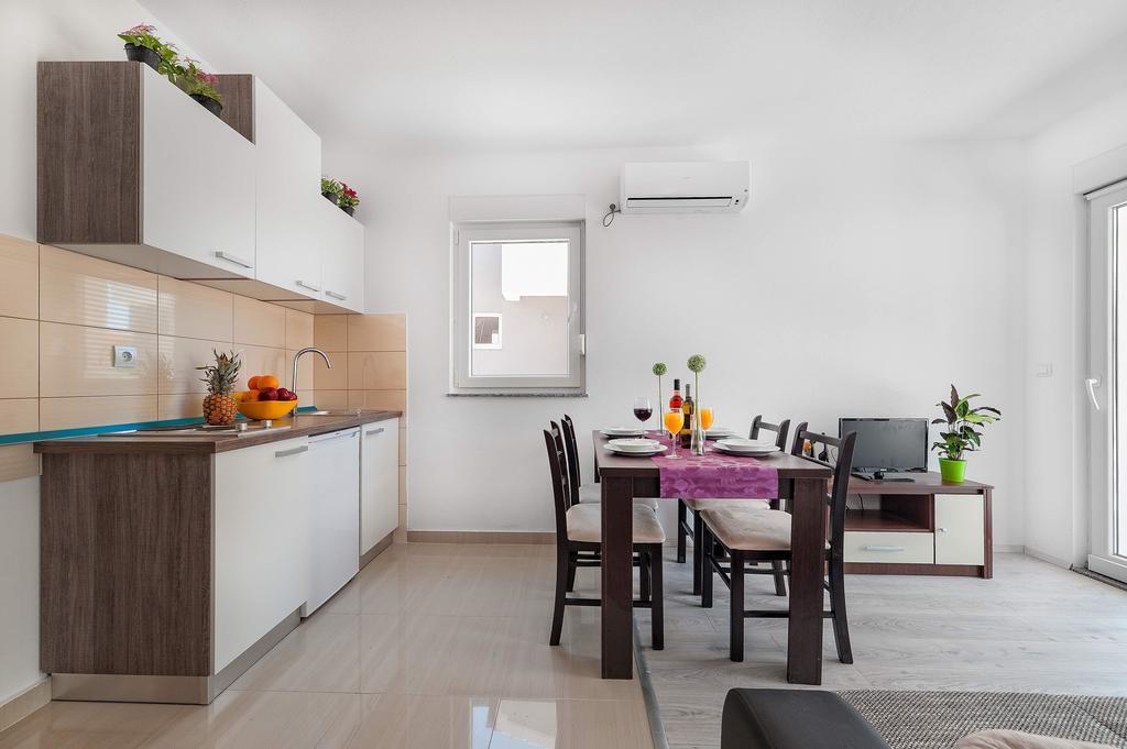 Apartments Hrvoje Vodice Szoba fotó